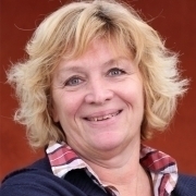 Portrait von Brigitte Theierling, Leiterin Hebammengremiums